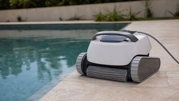 Comment bien choisir son aspirateur de piscine : critères essentiels