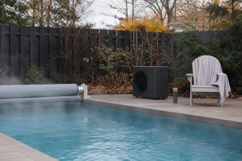 Prolonger la baignade en intersaison : astuces et choix de matériels