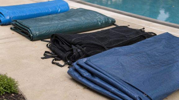Comment choisir la meilleure bâche d’hivernage selon votre bassin