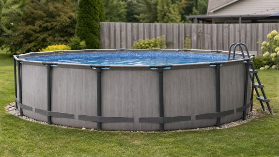 Matériaux, forme, dimensions : comment choisir sa piscine hors-sol familiale